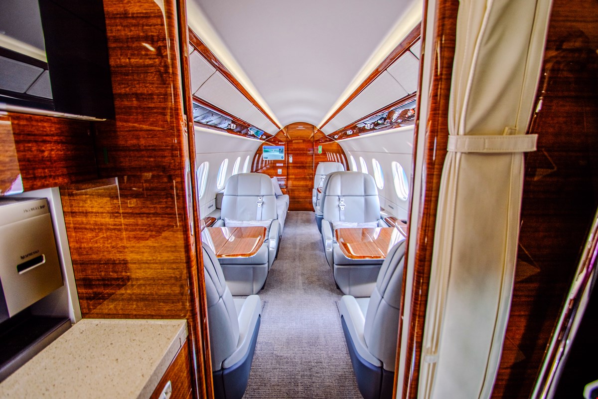 aereo d'affari Embraer Legacy 500